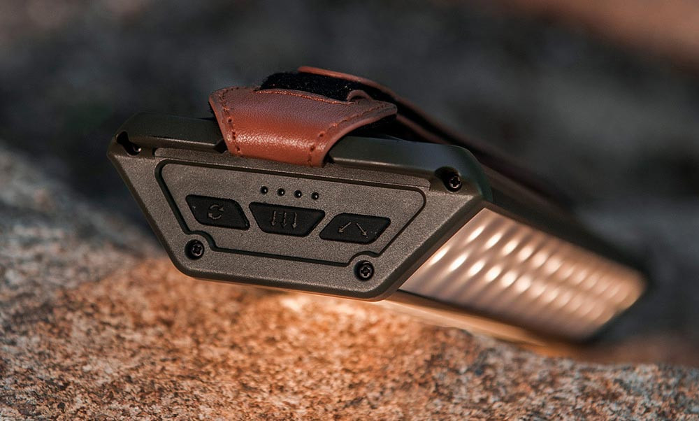 Claymore 3Face Neo30 Review showing the multifunction control buttons