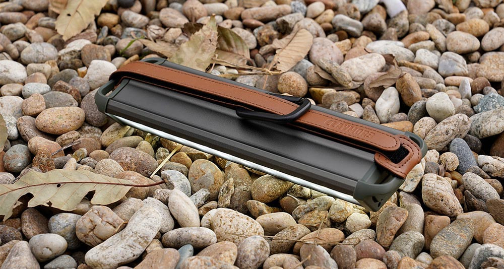 Claymore 3Face Neo30 Review highlighting the leather carry handle for easy transport