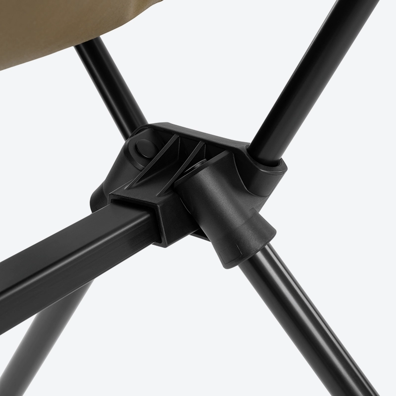 The sturdy and lightweight DAC aluminum alloy frame of the Helinox Sunset Chair re.