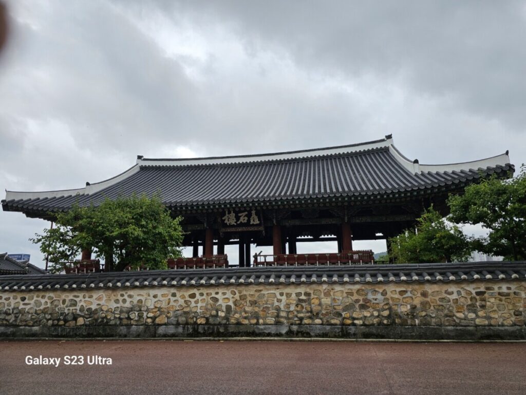 Panoramic view of Chokseokru Pavilion and the surrounding fortress walls in Jinju.