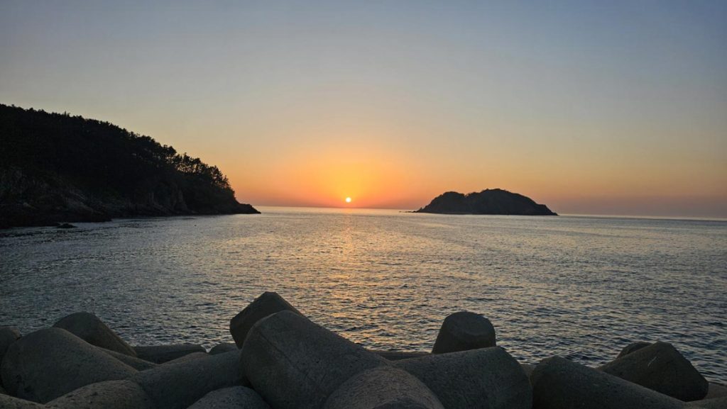 Peaceful island on Korea's west coast just before sunrise