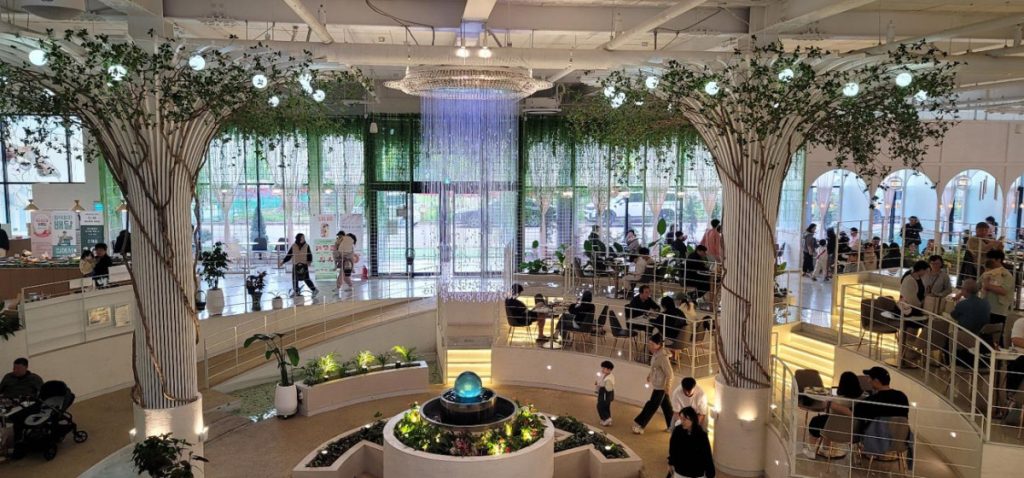 Spacious interior of a large cafe in Korea
