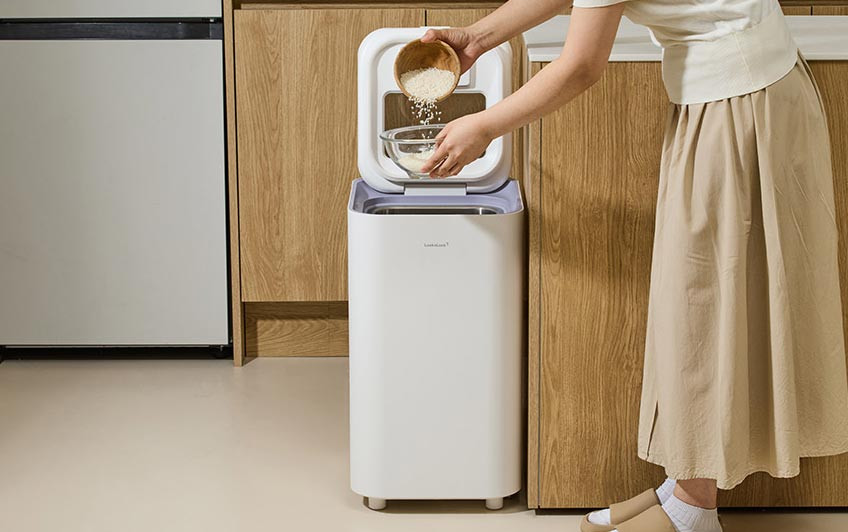 LocknLock Fresh Sten Vacuum Rice Refrigerator designed for convenient everyday rice storage