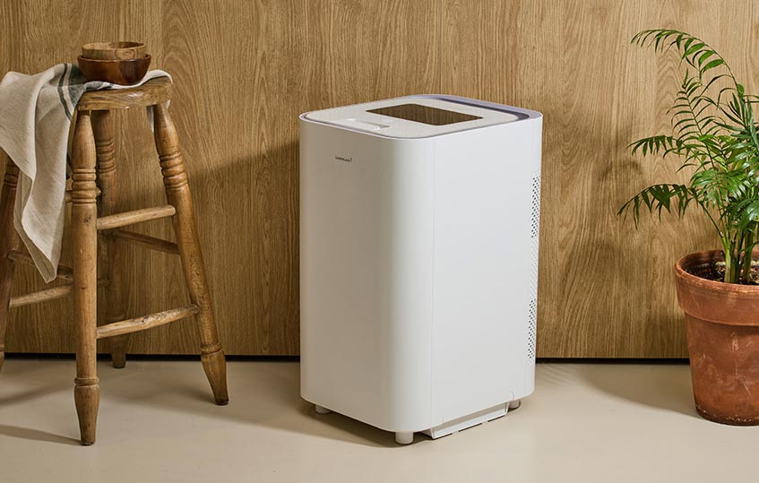 LocknLock Fresh Sten Vacuum Rice Refrigerator blending naturally into a modern kitchen